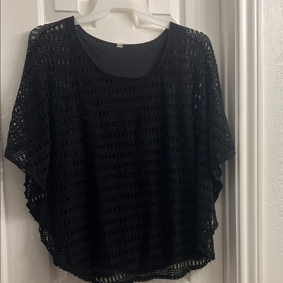 Elegant Black Crochet Tunic Top - Picture 1 of 5